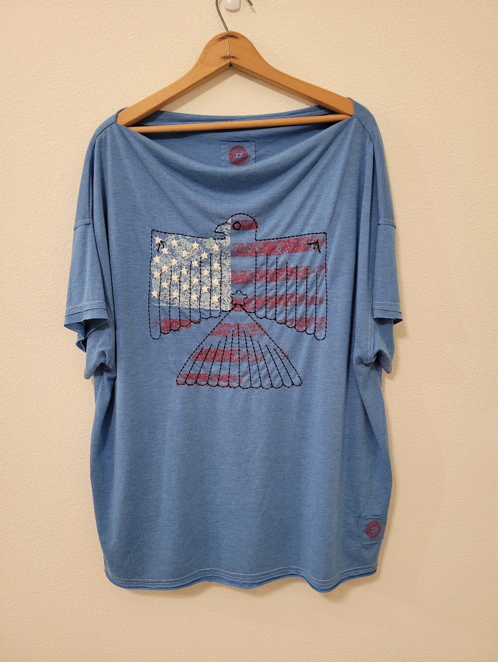 Double D Ranch blue embroidered thunderbird boat neck t shirt Size L
